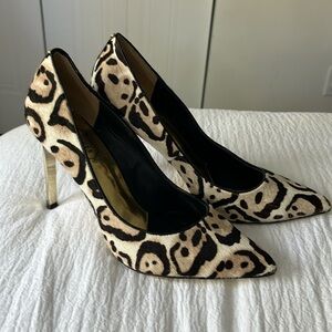 Leopard pumps